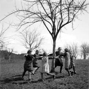 Ringelreihe weiter Kreis, 1933