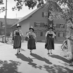 Drei Allgäuer Trachtenföhla, 1939