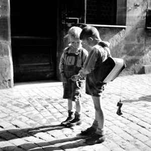 Schulbuben, 1932