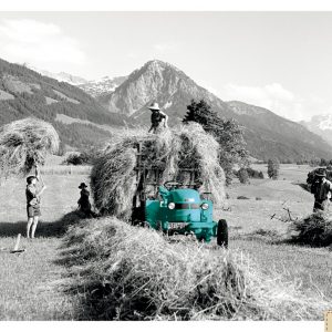 Postkarte "Heuernte mit Traktor"